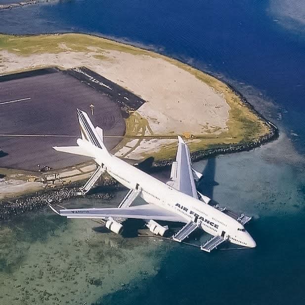 747 on the coast-USA Aircraft Group Corporation