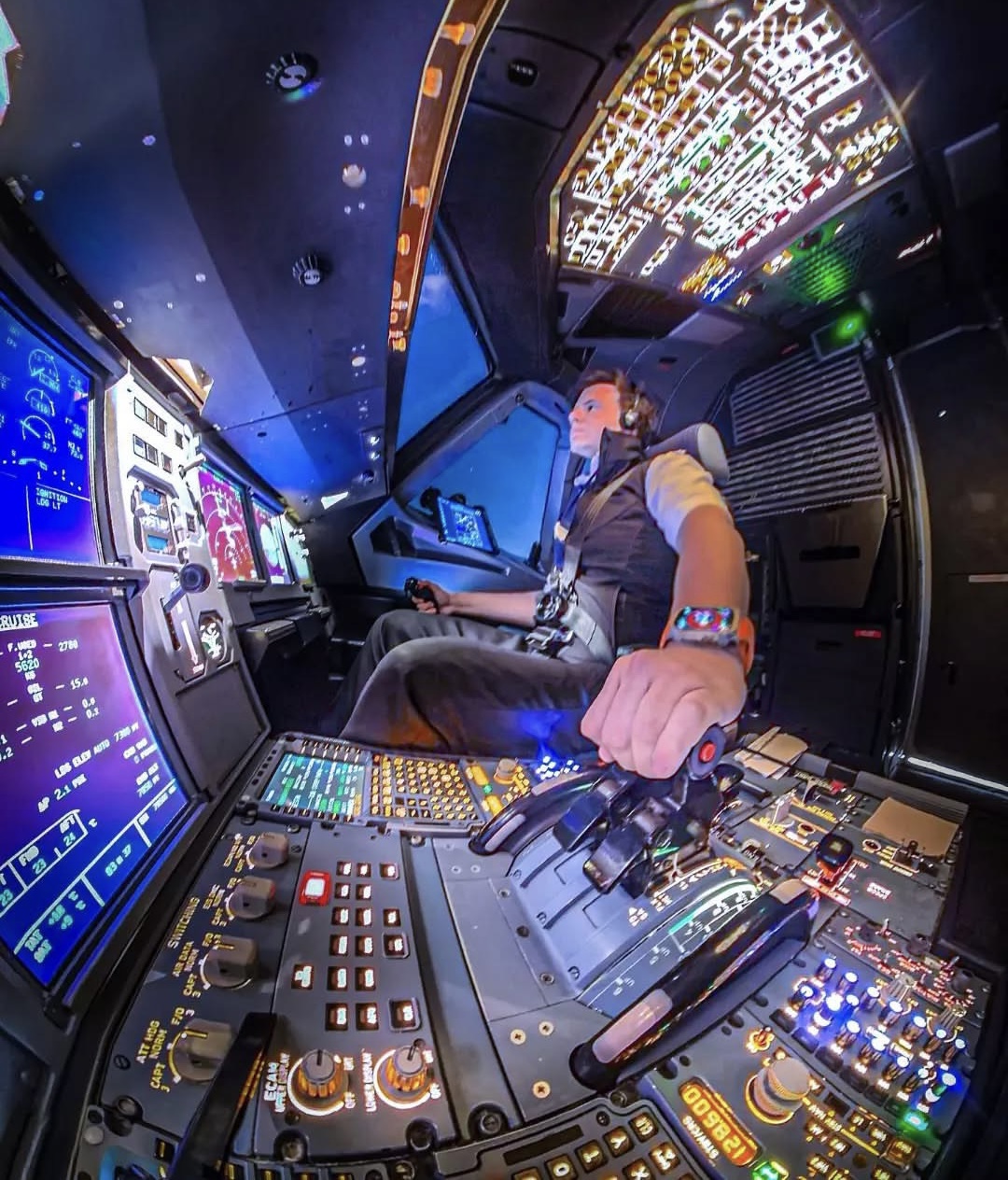 Airbus A320 cockpit-USA Aircraft Group Corporation
